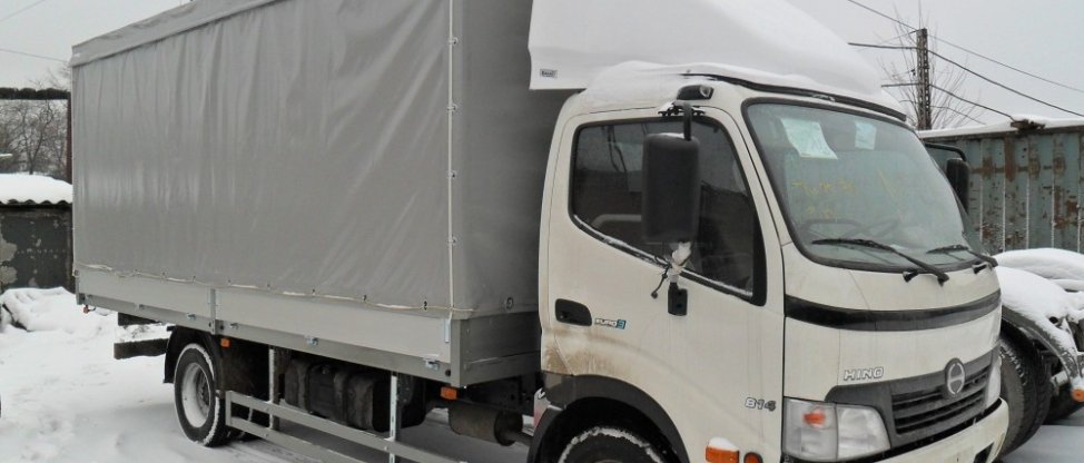 бортовой автомобиль HINO с тентом